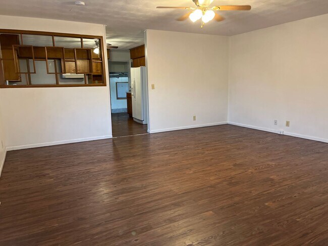 Building Photo - 838-840 S Link Ave.