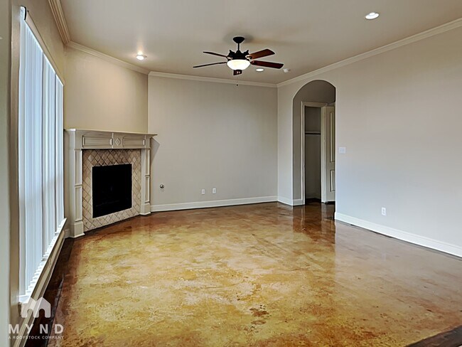 Building Photo - 2204 Apollonia Ln
