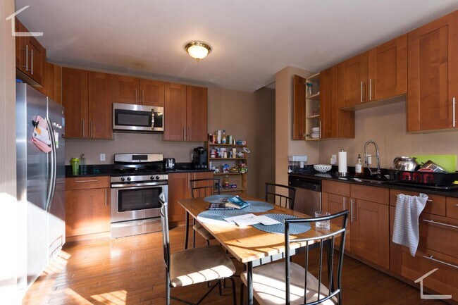 ALLSTON - 5 bed 2 bath - 9/1/26 - ALLSTON - 5 bed 2 bath - 9/1/26 Apartment