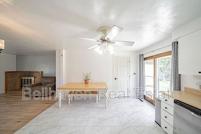 Building Photo - 618 Davidson Dr