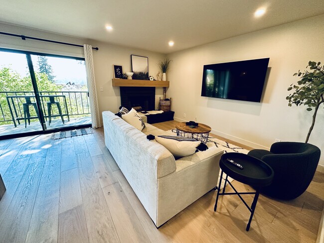 Living room and balcony - 28050 CA-189