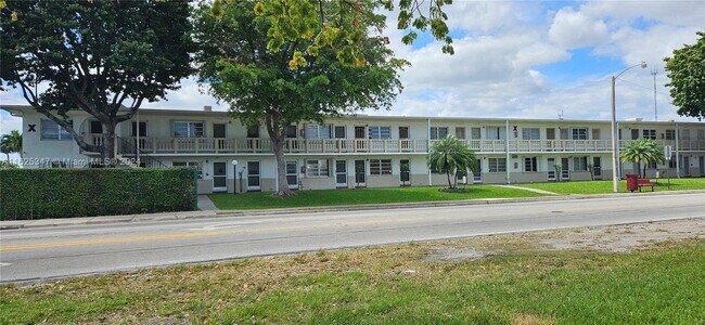 Foto del edificio - 20180 Northeast 2nd Avenue Apt #X19, Miami...