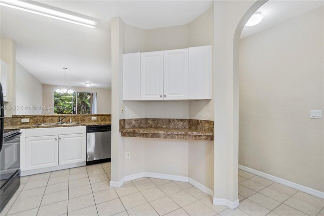 Building Photo - 3717 Sonoma Dr