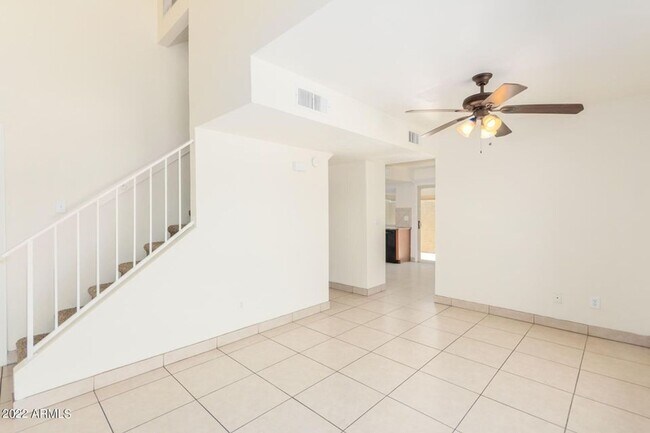 Foto del edificio - 2415 W Greenway Rd