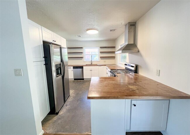 Building Photo - 10416 Ridgeview Dr