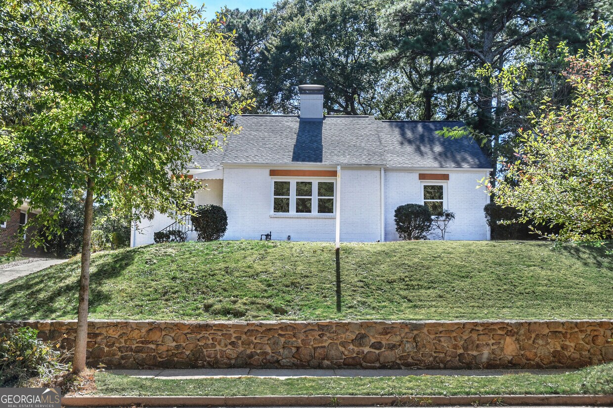 Primary Photo - 458 Shannon Dr SW