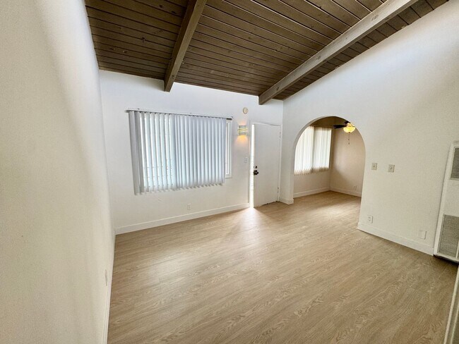 Foto del edificio - 3538 Keystone Av