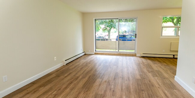 Building Photo - Dorchester Apartments