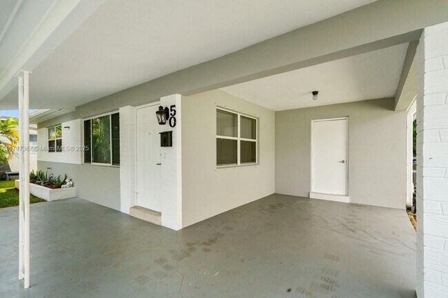 Foto del edificio - 50 NE 45th Ct