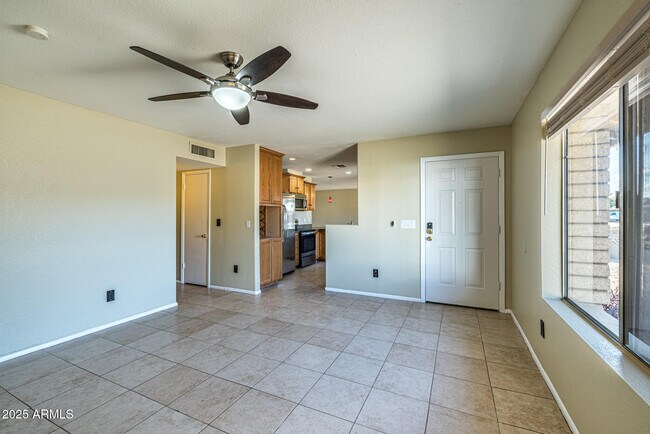 Building Photo - 4541 E Pershing Ave