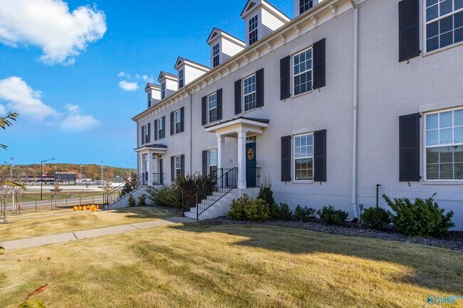 Foto del edificio - 519 Town Madison Blvd