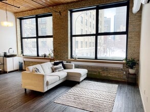 Building Photo - 139 Market Av
