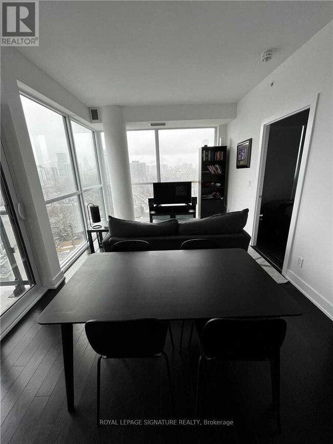 Photo du bâtiment - 181 Bedford Rd