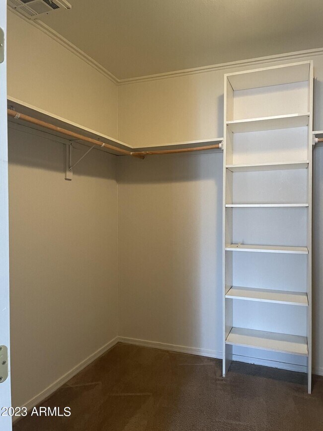 Building Photo - 1510 E 20th St