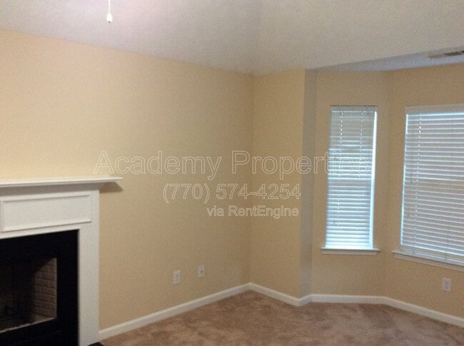 Foto del edificio - 4015 Yellow Pine Ct