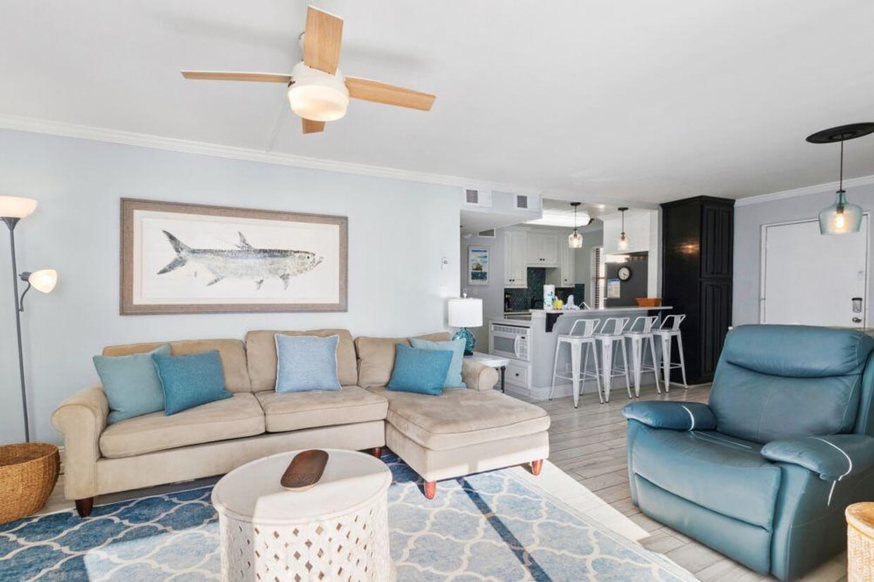 Foto principal - 511 E Beach Blvd