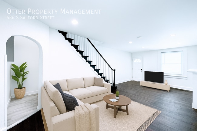 Photo - 536 S Salford St House