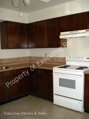 Building Photo - 2454 La Fonda Ct