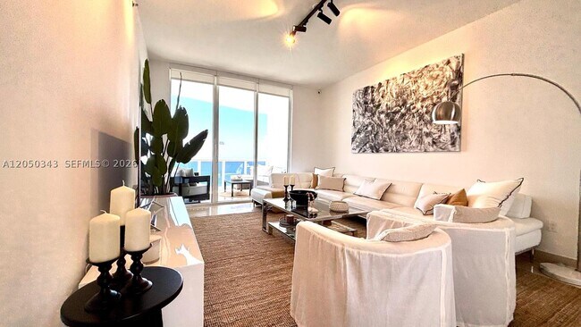 Foto del edificio - 15901 Collins Ave