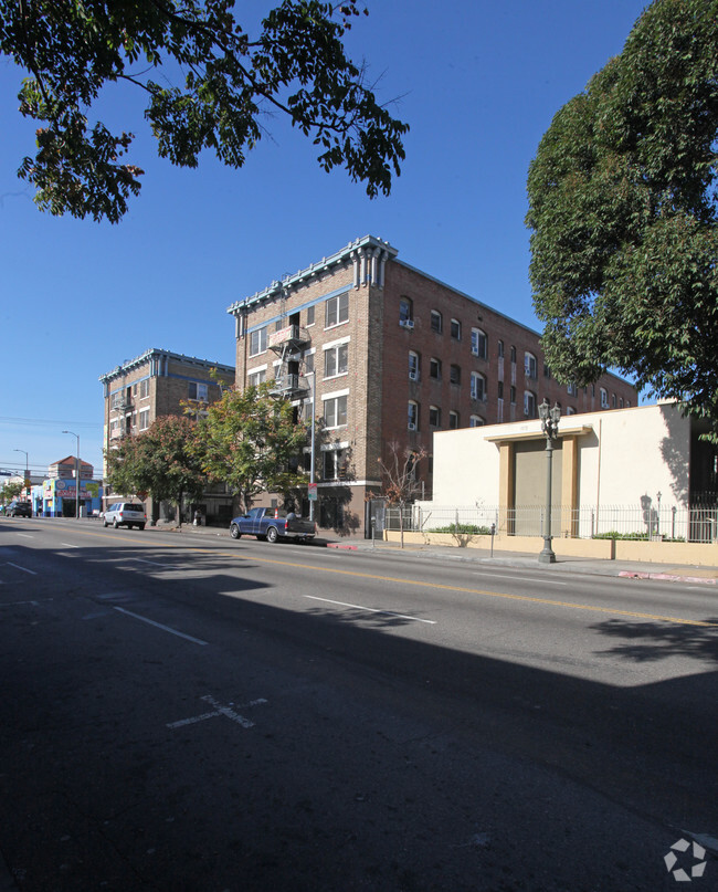 Building Photo - 847 S Alvarado St