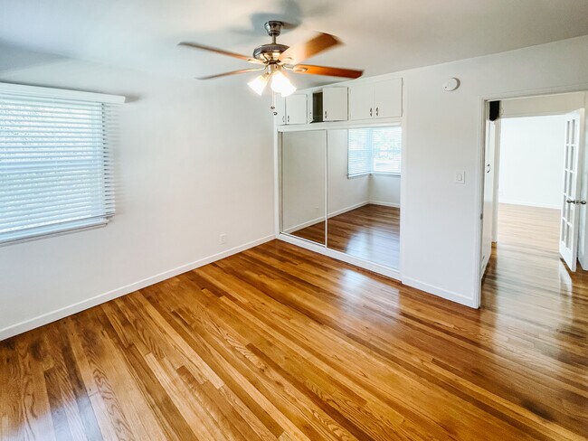 Foto del edificio - 11820 Magnolia Blvd