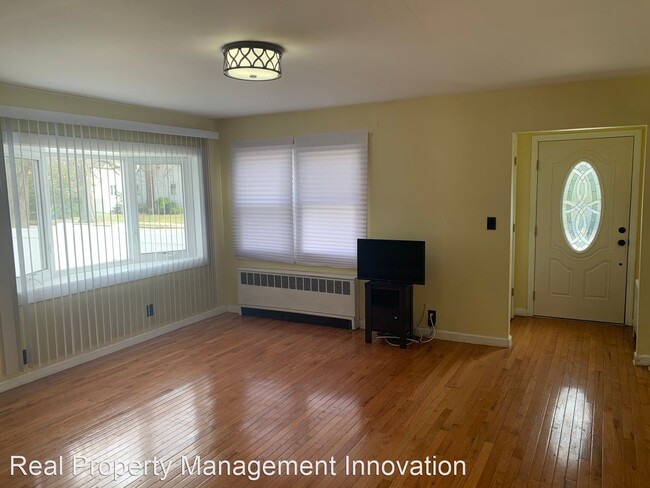 Building Photo - 4 br, 1 bath House - 187 Crest Ave