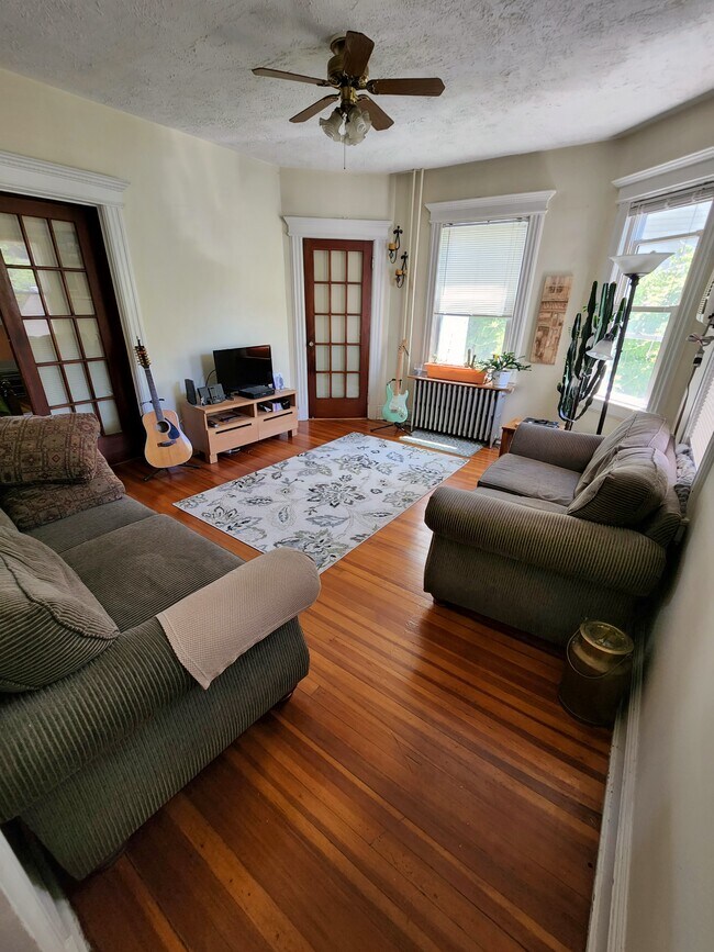 Large Living Room, flooded with natural light - 86 Woods Ave