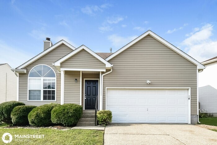 Primary Photo - 1104 Willow Oak Ln, La Grange, KY 40031