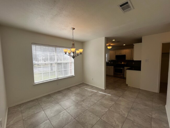 Building Photo - 701 Stonebrooke Dr