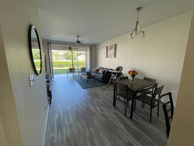 Foto del edificio - 328 Bradstrom Cir