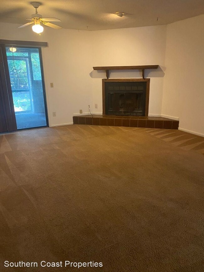 Building Photo - 2 br, 1 bath House - 140 Freedom Court Unit H