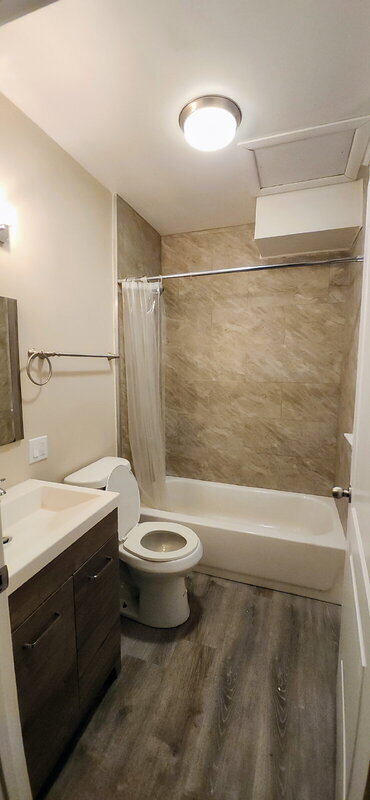 Foto del edificio - 6009 Kingsbury Ave