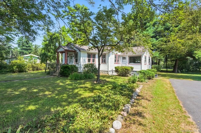 Foto del edificio - 190 Continental Rd