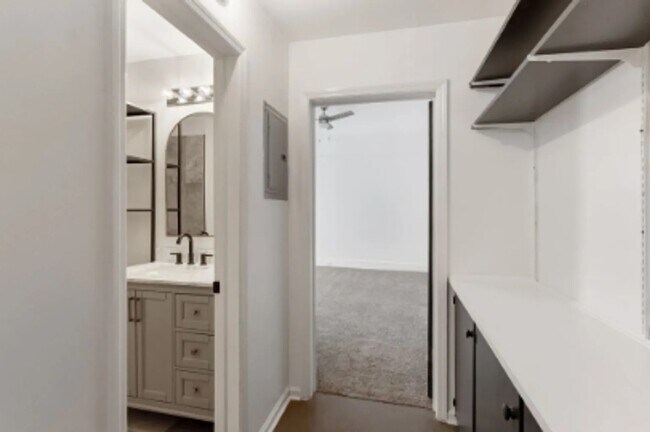 Foto del edificio - 224 Finley Ave
