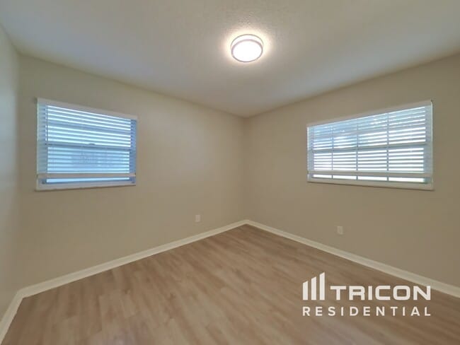 Foto del edificio - 1227 Hamilton Ave