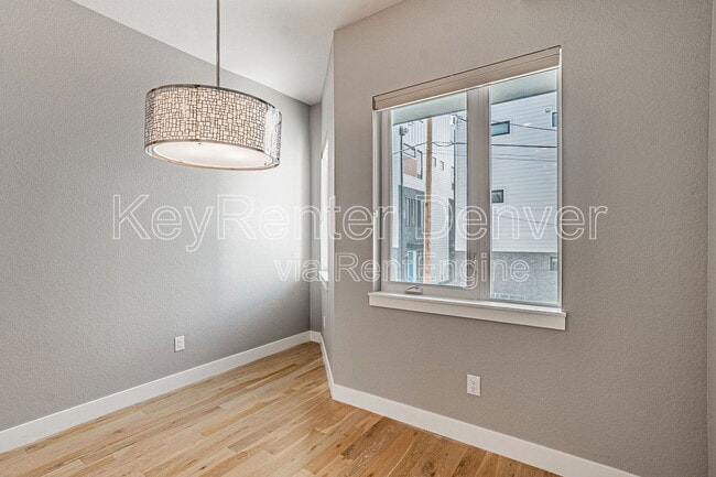 Building Photo - 3134 W 20th Ave