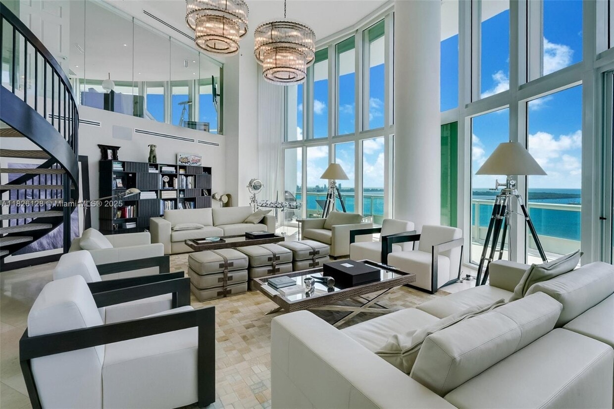 Primary Photo - 1643 Brickell Ave