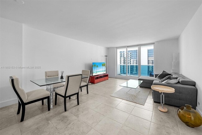 Building Photo - 2301 Collins Ave