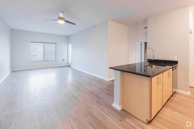2BA, 2BA - 1055SF - River Trail