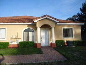Building Photo - 1613 Cumin Dr