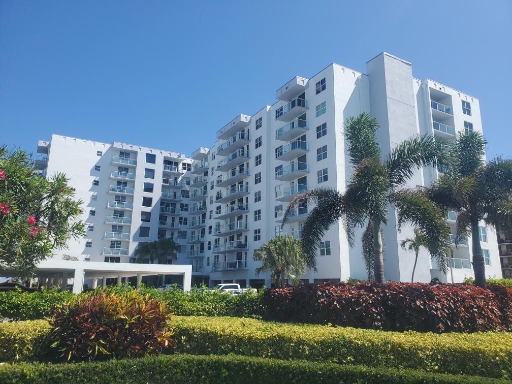 Foto principal - 3450 S Ocean Blvd