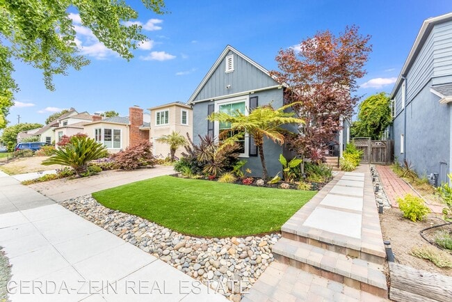 Building Photo - 2 br, 1.5 bath House - 2821 Windsor Drive