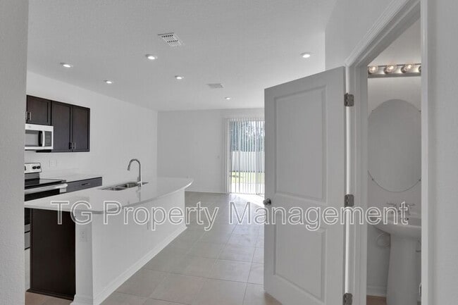 Building Photo - 13092 Bachara Wy