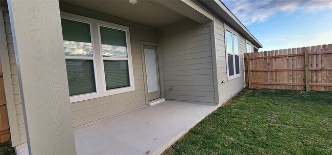 Foto del edificio - 2337 Moon Tower Trl