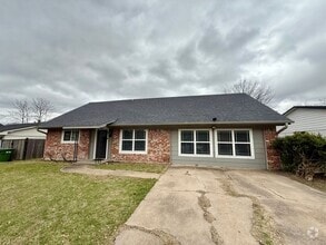 Building Photo - 3612 Wingate Dr