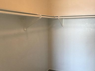 Foto del edificio - Lakeside HOA Condo