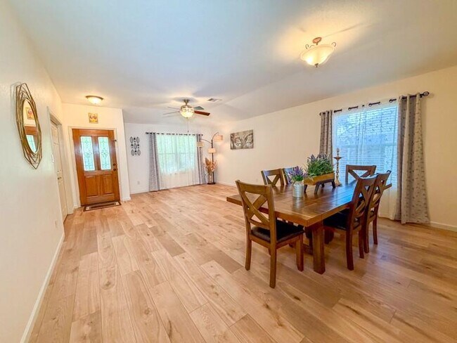 Foto del edificio - 3230 Arroyo Bluff Ln