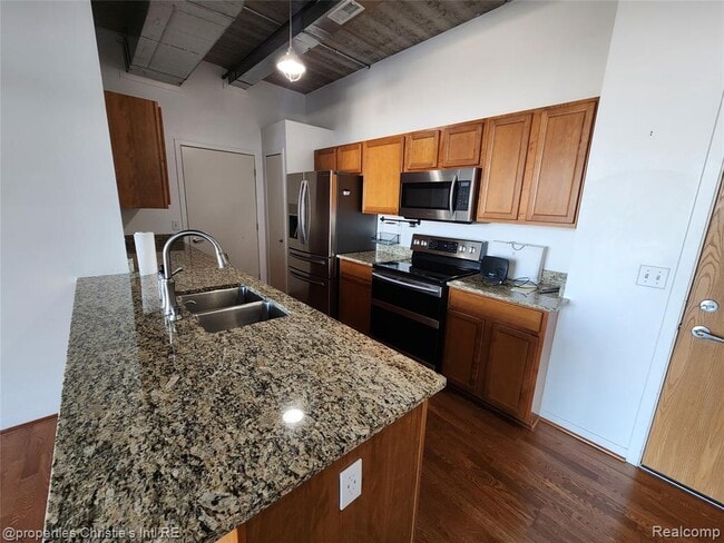 Building Photo - 66 Winder St