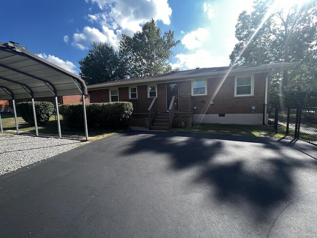 Building Photo - 6001 Applegate Ln