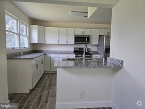 Building Photo - 490 Duck Creek Rd